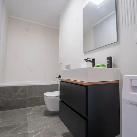 Mohost Wood - With Balcony & Mountain View Apartment Brasov