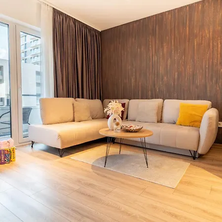 Mohost Wood - With Balcony & Mountain View Apartment *