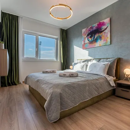 Mohost Wood - With Balcony & Mountain View Apartment *
